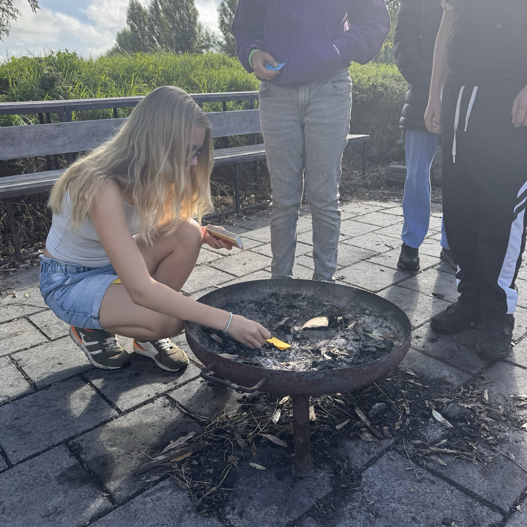VO de Smaragd - vuurtje maken